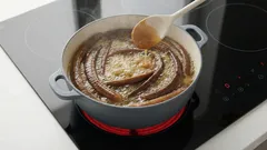 Odvar z banánové slupky s cukrem doma: proč se doporučuje a k čemu je prospěšný