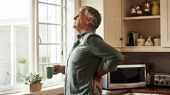 Tyto jednoduché změny mohou zbavit vaše záda bolesti: názor odborníků