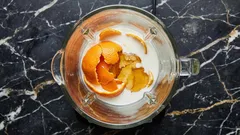 Kombinace mandarinkové kůry, mléka a medu: k čemu je dobrá a proč se doporučuje