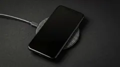 Muž vyzkoušel „metodu Apple“ a dva roky nabíjel iPhone jen do 80 %: Jaký byl výsledek experimentu?